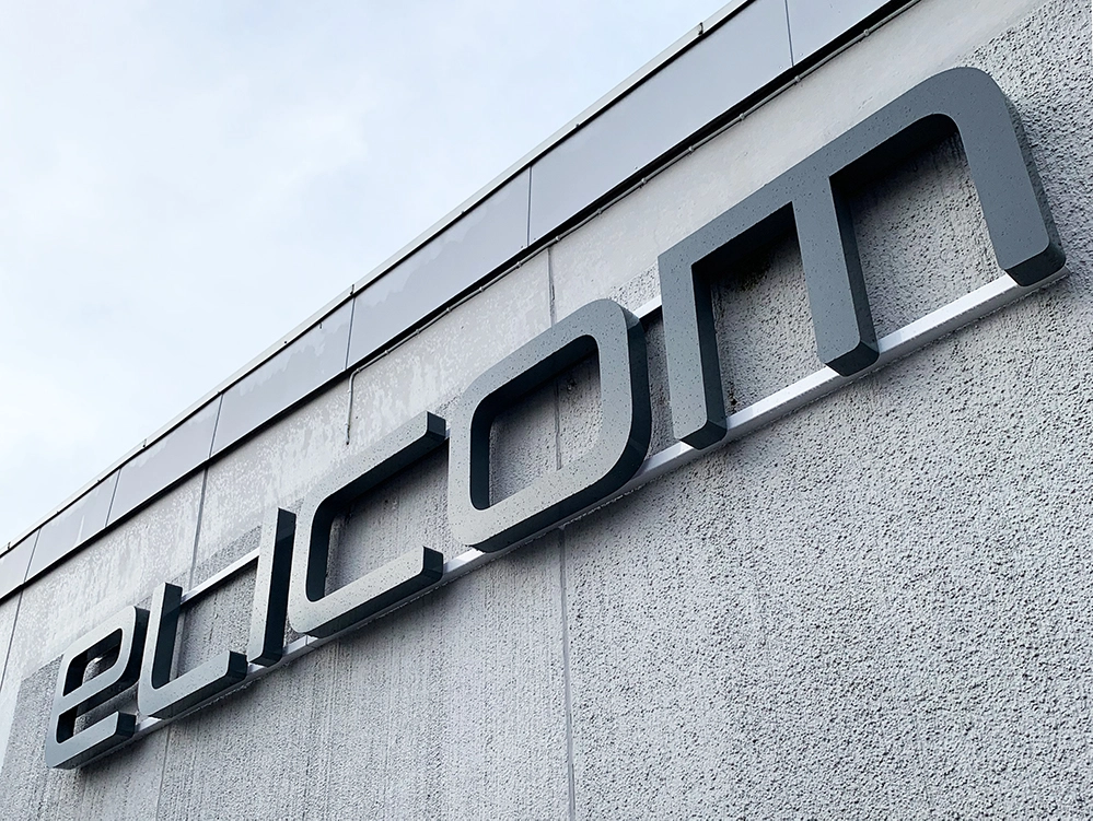 Elicom väggskylt